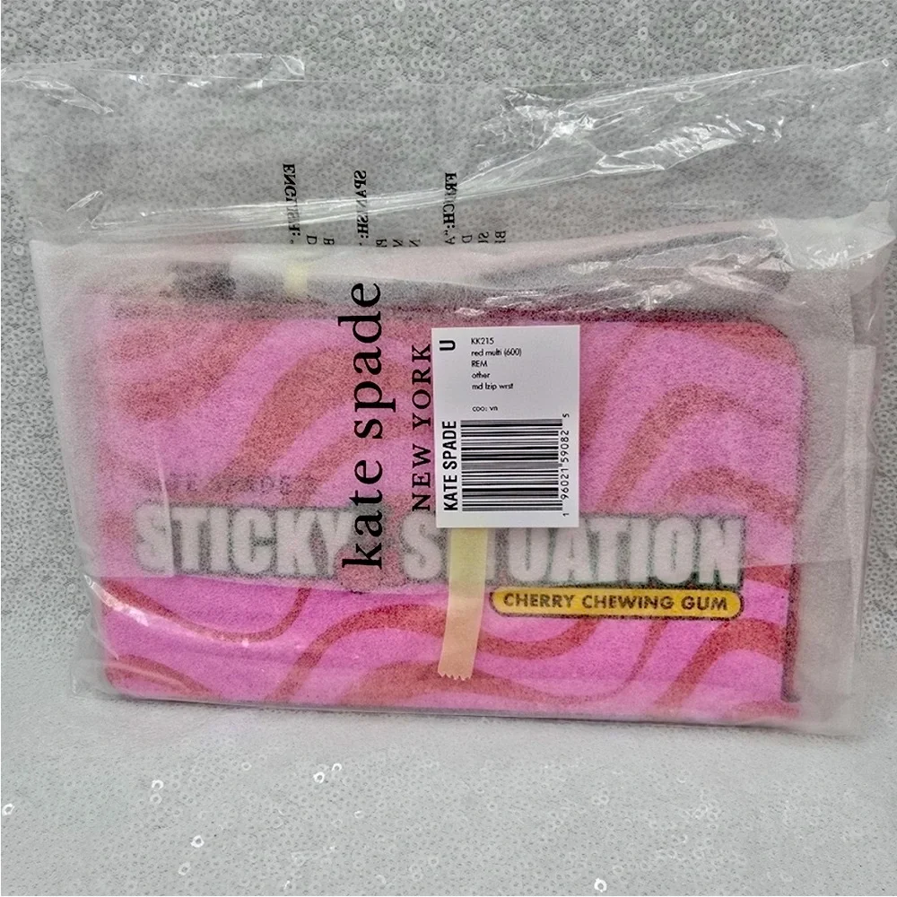 Kate Spade Novelty Bubble Gum L-Zip Wristlet! 🍬🍬